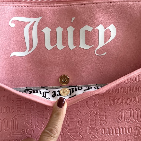 Juicy Couture Deboss Logo Pink Icing Shout It Out Crossbody Bag New - Picture 7 of 9